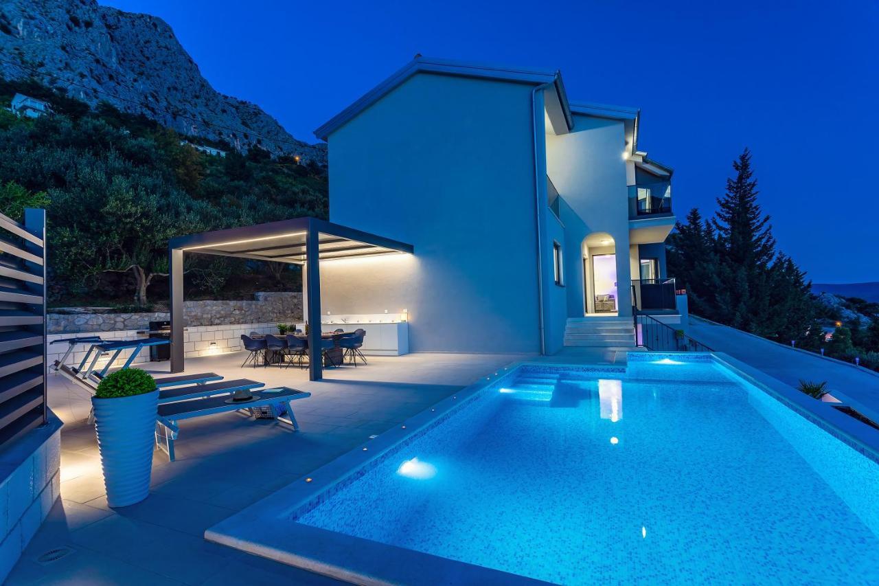 Villa Belvedere With Heated Pool, Billiards, Media Room, Sea Views,10 Pax Omis Exterior photo